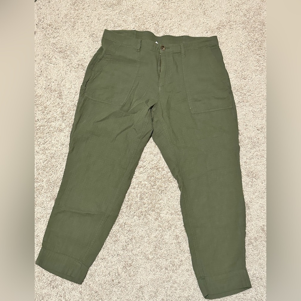 Old Navy Green Cargo Capri